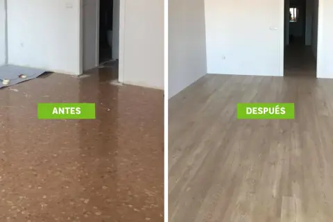 Antes y después de colocar suelo laminado. La imagen muestra la preparación del suelo y el resultado final, con las lamas dispuestas de forma paralela a la luz.