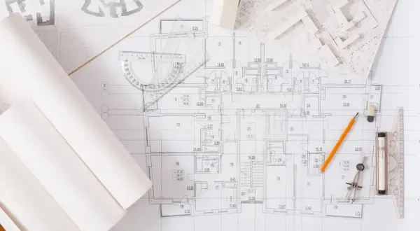 Planos, maquetas y herramientas de dibujo: así es lo que hay que estudiar para ser arquitecto.