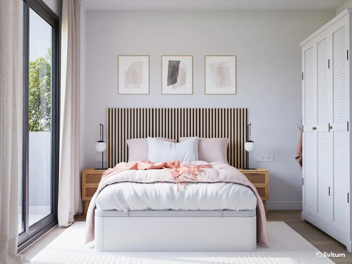 Habitaci&oacute;n moderna con cama, mesitas de noche de madera y armario blanco. Tres cuadros abstractos y cortinas claras para decorar habitaci&oacute;n.